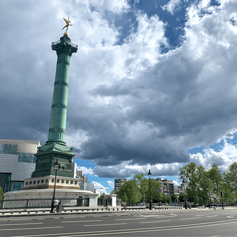Stay near the iconic Place de la Bastille, promising bars and cafes