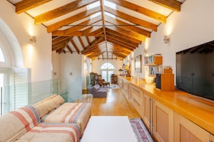 Grand Estate image 6