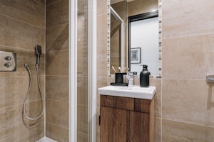Artful Elegance image 3