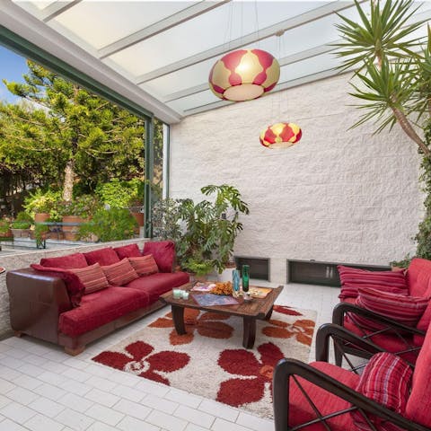 Gather in the solarium for aperitivo and limoncello cocktails
