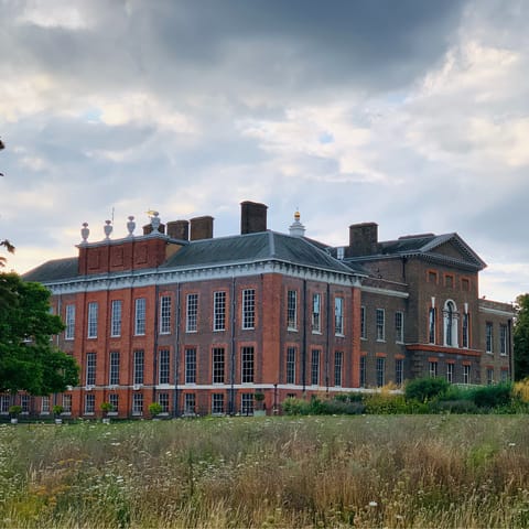 Explore the world-renowned gardens of Kensington Palace