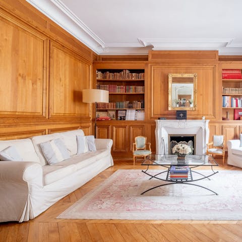 Relax in in one of two reception rooms after a busy day in Paris