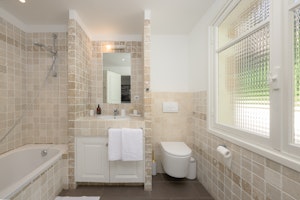 Riviera Shine image 13