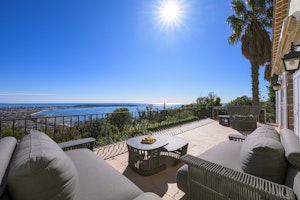 Riviera Shine image 9