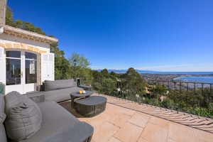 Riviera Shine image 6
