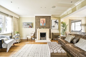 Chelsea Townhouse image 10