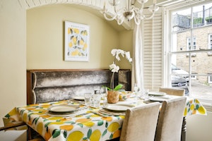 Chelsea Townhouse image 3