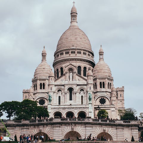 Stroll through surrounding Montmartre until you reach the Sacré-Cœur