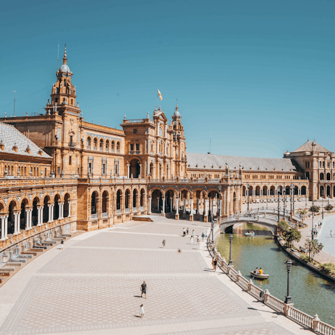 Stay in Calle Santa Patrona, just a few minutes from Seville Cathedral
