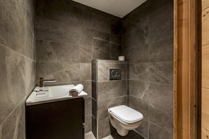 Hazelnut Lodge image 7