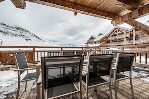 Hazelnut Lodge image 5