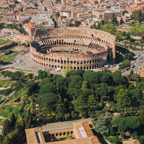 Walk to the iconic Colosseum in twenty minutes 