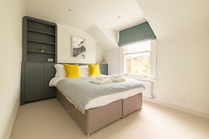 Redbrick Realm image 13