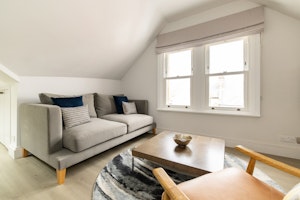Redbrick Realm image 10