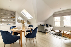 Redbrick Realm image 9
