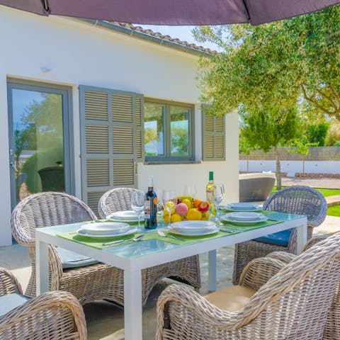 Serve up a delicious alfresco feast on the patio