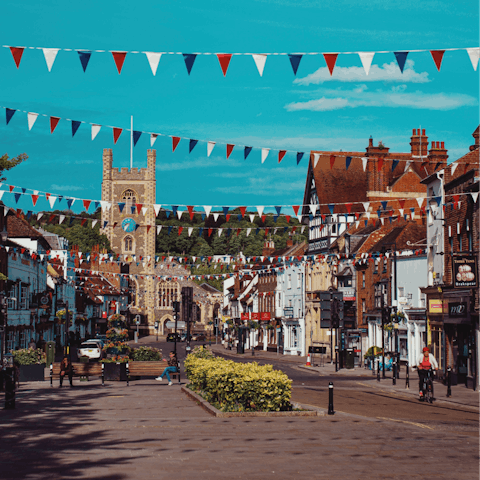 Stay in the market town of Henley-on-Thames – renowned for its independent shops and quintessentially English pubs  