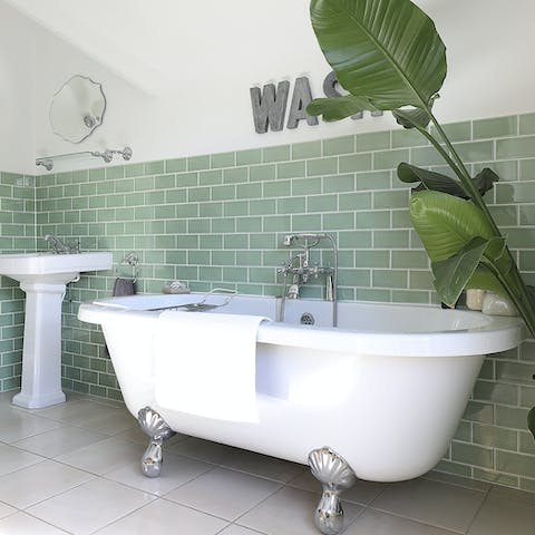 Unwind in the bath tub following a day out in Oxfordshire
