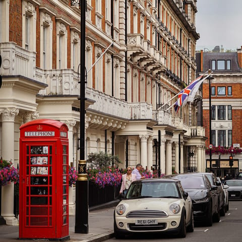 Stay in the heart of Mayfair, close to shops, restaurants and Hyde Park