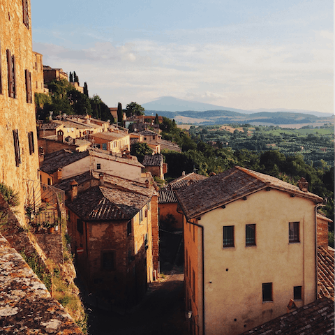 Stay just outside the ancient walls of Montepulciano