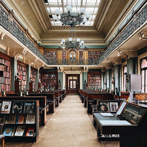 Walk to the Victoria & Albert Museum for a culture-packed afternoon