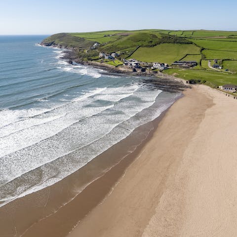 Wander down to Croyde Beach, a twenty-five-minute walk away, and dip your toes in the sea