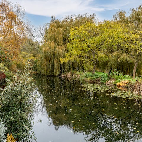 Enjoy beautiful riverside walks within the grounds