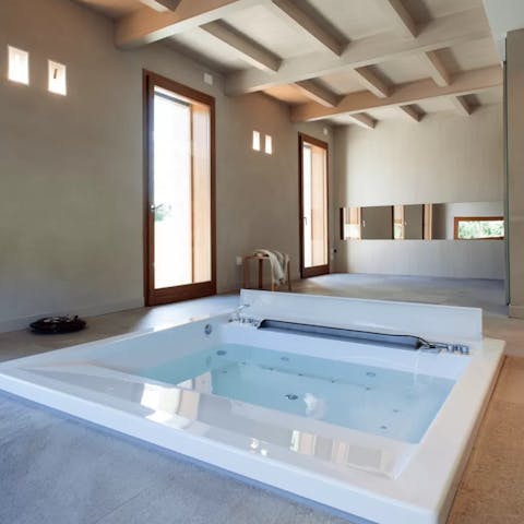 Indulge the senses with restorative sessions in the jacuzzi