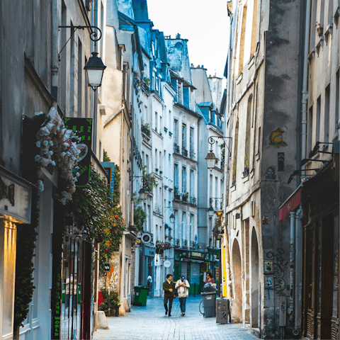 Fall in love with the vibrant atmosphere of Le Marais
