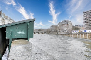 Stroll the Seine image 10