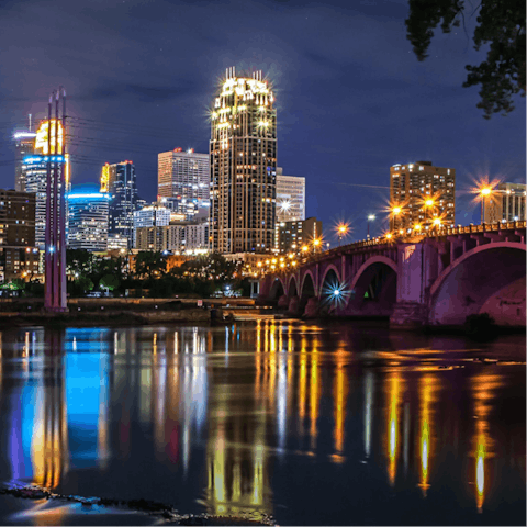 Mosey down to the river (thirteen minutes on foot) for twilight views of the city's skyline