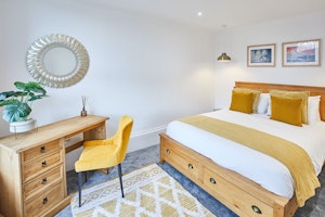 Wavesplash Cottage image 5