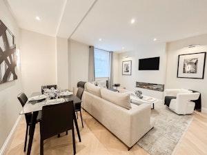 Kensington Retreat image 12