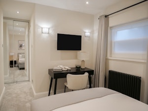 Kensington Retreat image 6