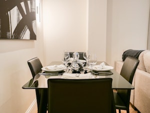 Kensington Retreat image 3