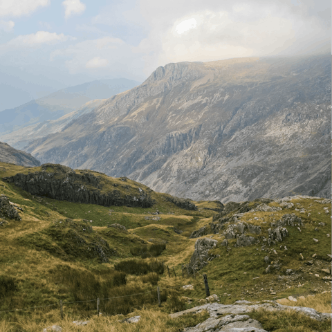 Stay in Dolgellau with many of Snowdonia's trails and walking routes accessible from your front door 