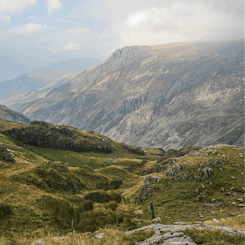 Stay in Dolgellau with many of Snowdonia's trails and walking routes accessible from your front door