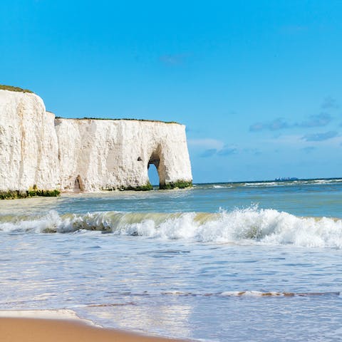 Visit Kingsgate Bay Sea Arch, less than a ten-minute drive from your door