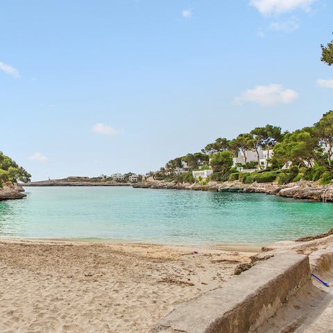 Discover Cala D'or's picturesque beaches