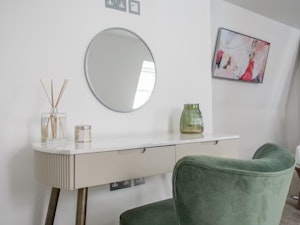 Kensington Hideaway image 13
