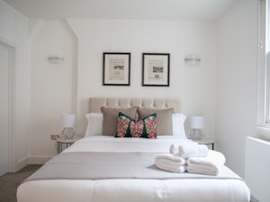 Kensington Hideaway image 11