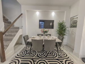 Kensington Hideaway image 9