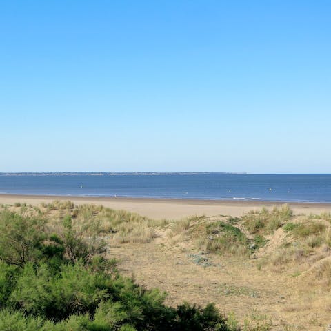 Hop straight onto the beach from your base in Saint-Brevin-les-Pins