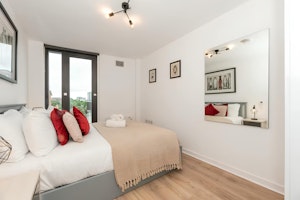Farringdon Flight image 13