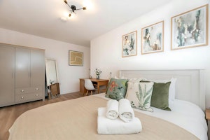 Farringdon Flight image 11