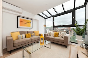Farringdon Flight image 7