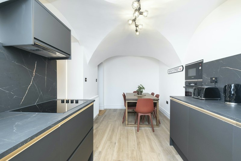 Harley Street Chic additional image