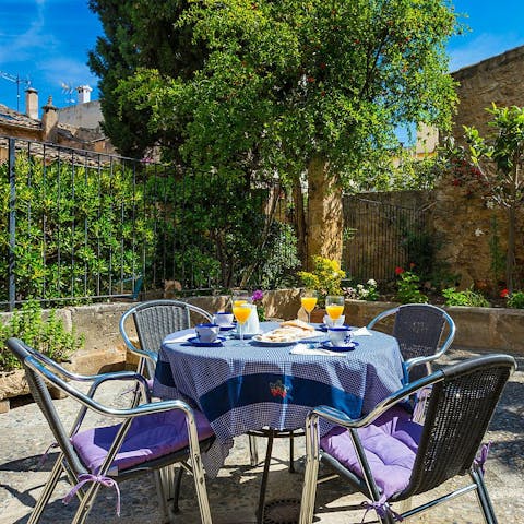 Enjoy an alfresco breakfast in the private courtyard