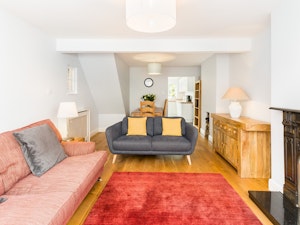 Warwickshire Townhouse image 10