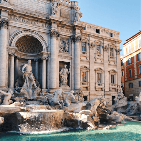 Hop on the bus to reach Rome's most iconic landmarks